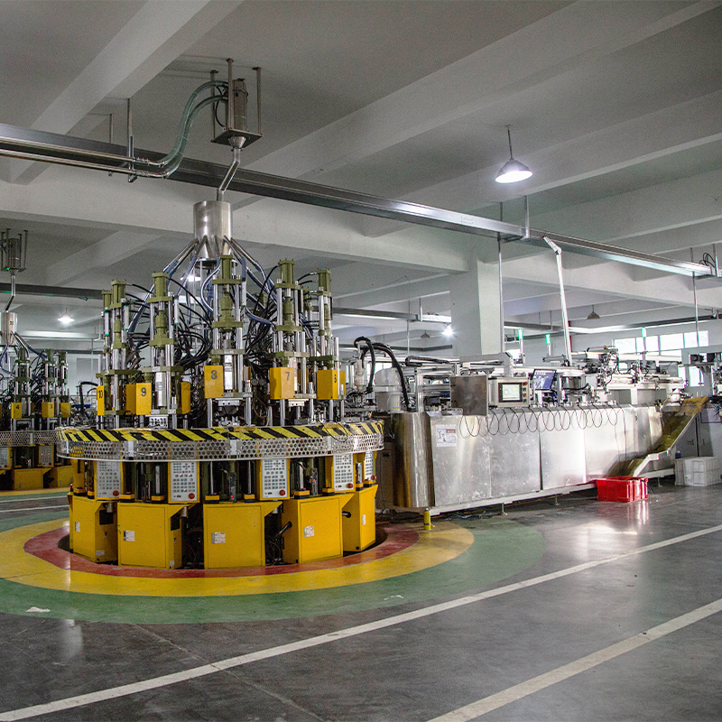 Lini produksi otomatis dua colokan standar nasional